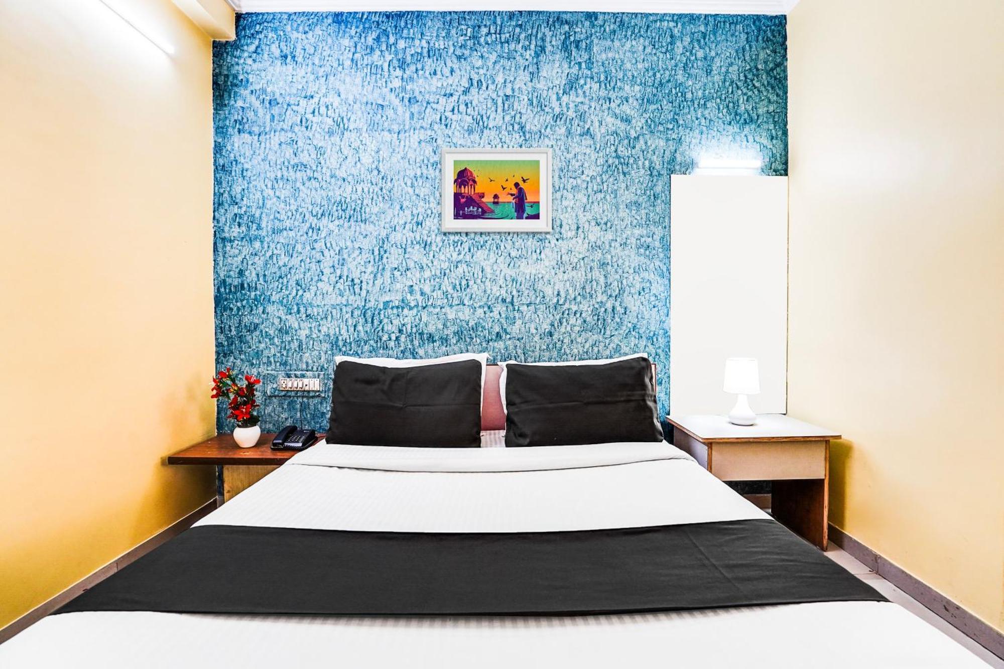 Hotel O Vibrant Residency 阿穆达巴 外观 照片