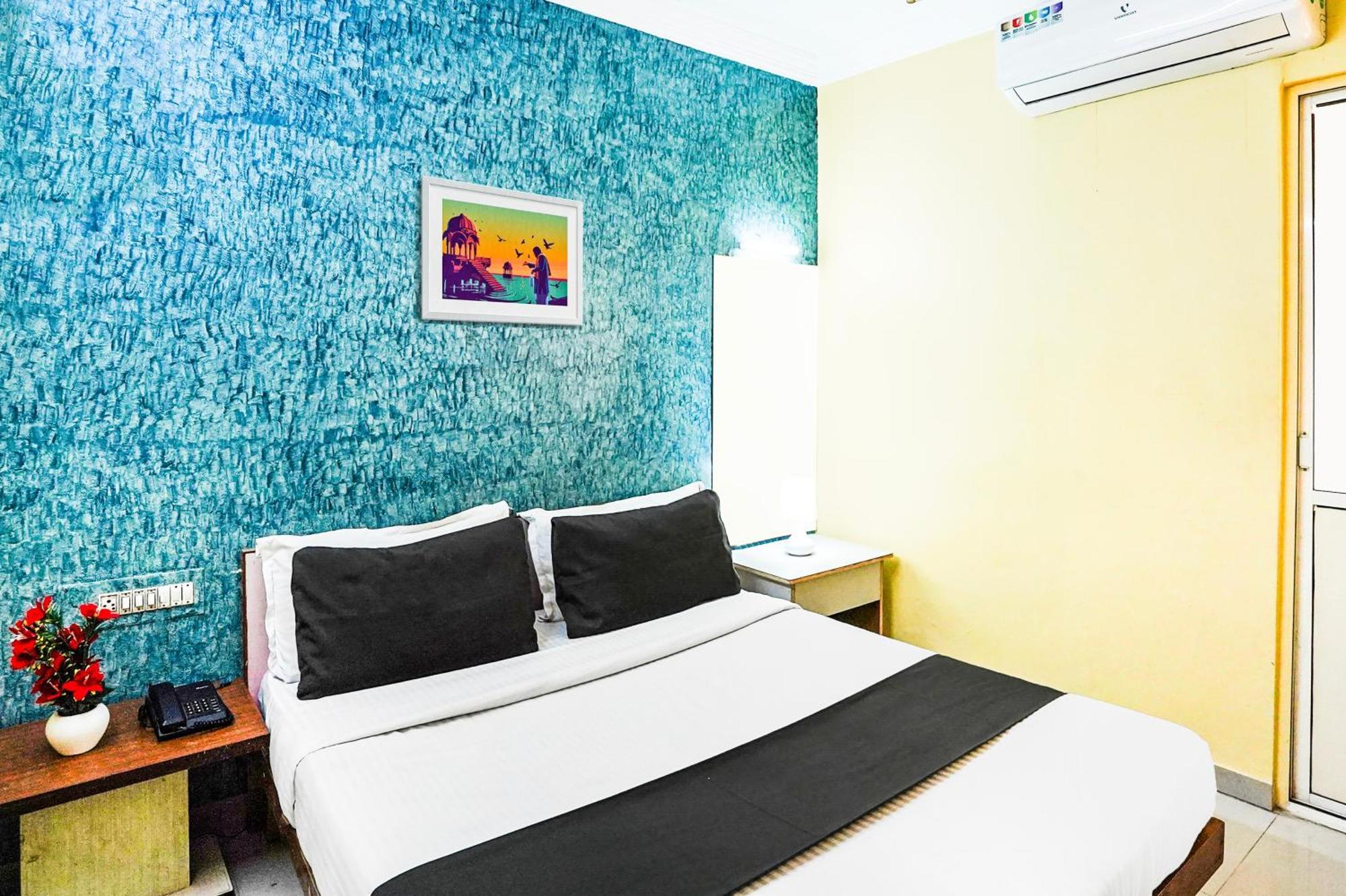 Hotel O Vibrant Residency 阿穆达巴 外观 照片