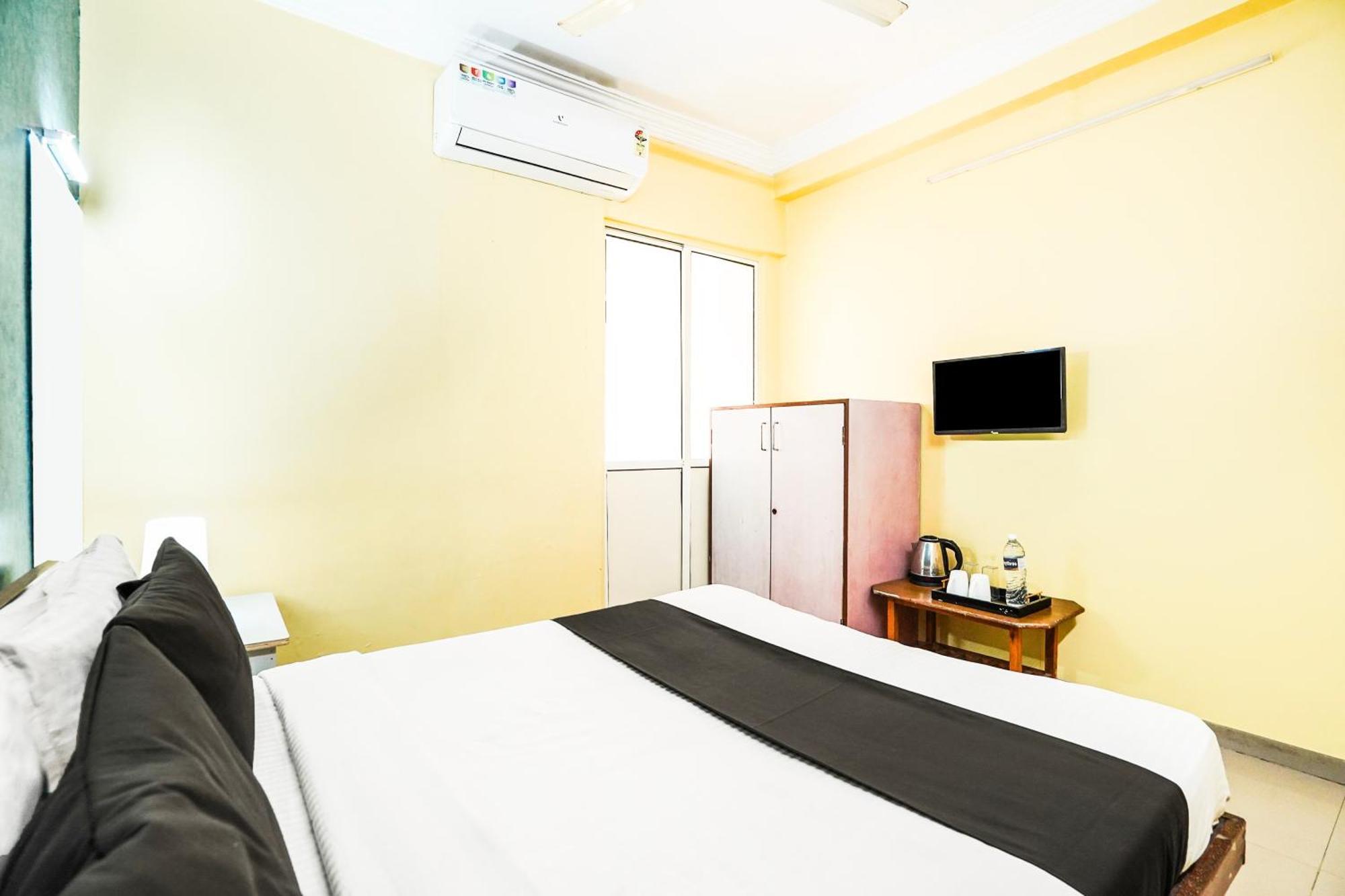Hotel O Vibrant Residency 阿穆达巴 外观 照片
