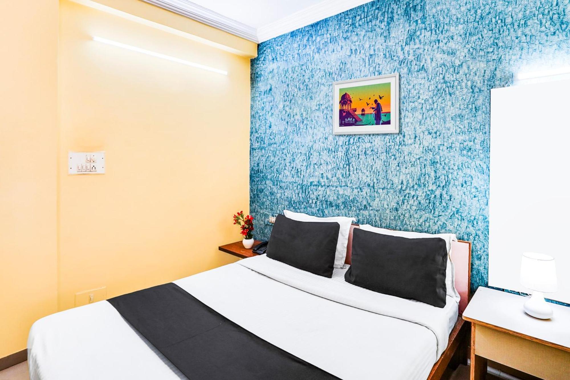 Hotel O Vibrant Residency 阿穆达巴 外观 照片