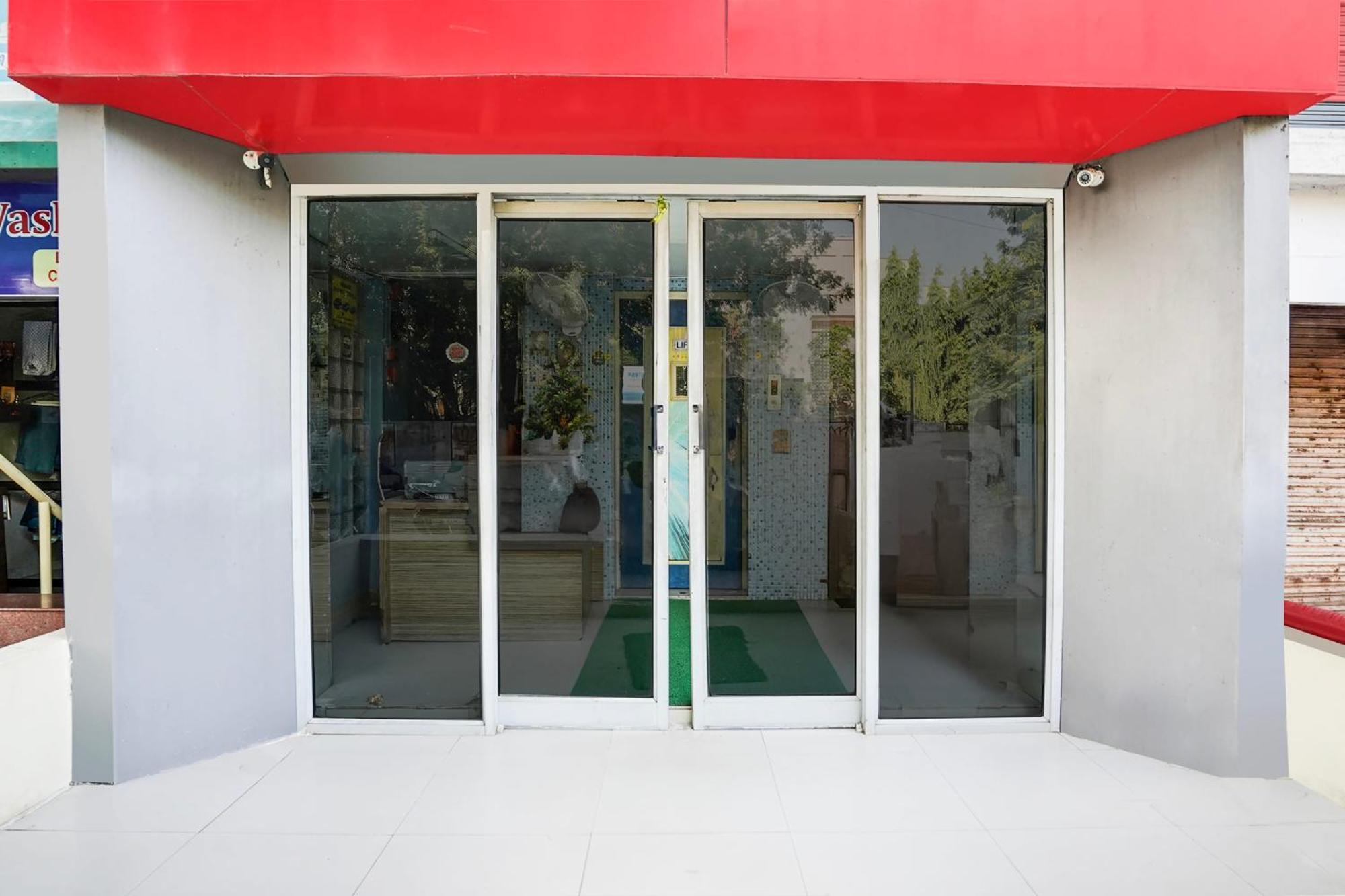Hotel O Vibrant Residency 阿穆达巴 外观 照片