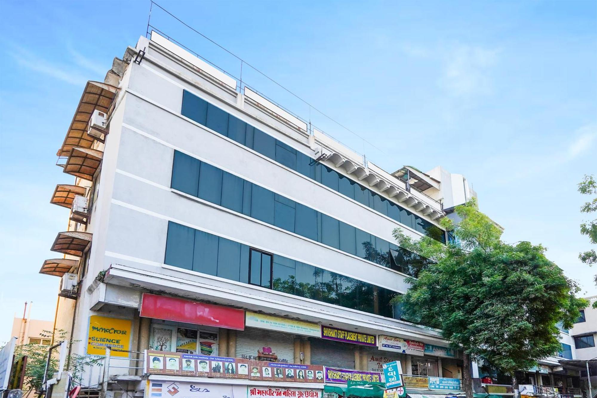 Hotel O Vibrant Residency 阿穆达巴 外观 照片